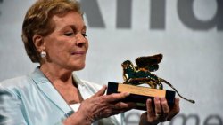 EL FESTIVAL DE VENECIA PREMIA LA CARRERA DE JULIE ANDREWS