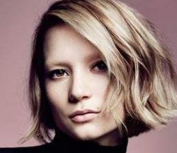 MIA WASIKOWSKA