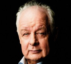 EL IRLANDÉS JIM SHERIDAN RECIBIRÁ LA ESPIGA DE HONOR EN SEMINCI