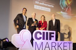 EDUARDO CAMPOY RECIBE EL PREMIO CIIF MARKET