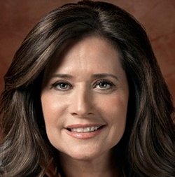 LORRAINE BRACCO