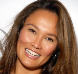 TIA CARRERE