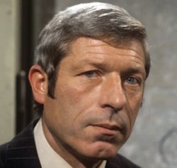 Ha muerto... JOHN WOODVINE