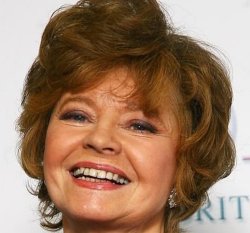 Ha muerto... PRUNELLA SCALES