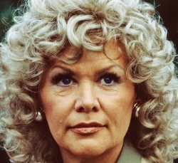 Ha muerto... INGRID VAN BERGEN