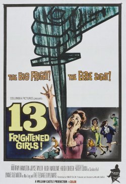 13 CHICAS ATERRORIZADAS