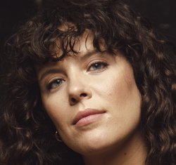 ANDREA ROS