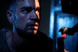 SE RUEDA GOLPES A MI PUERTA